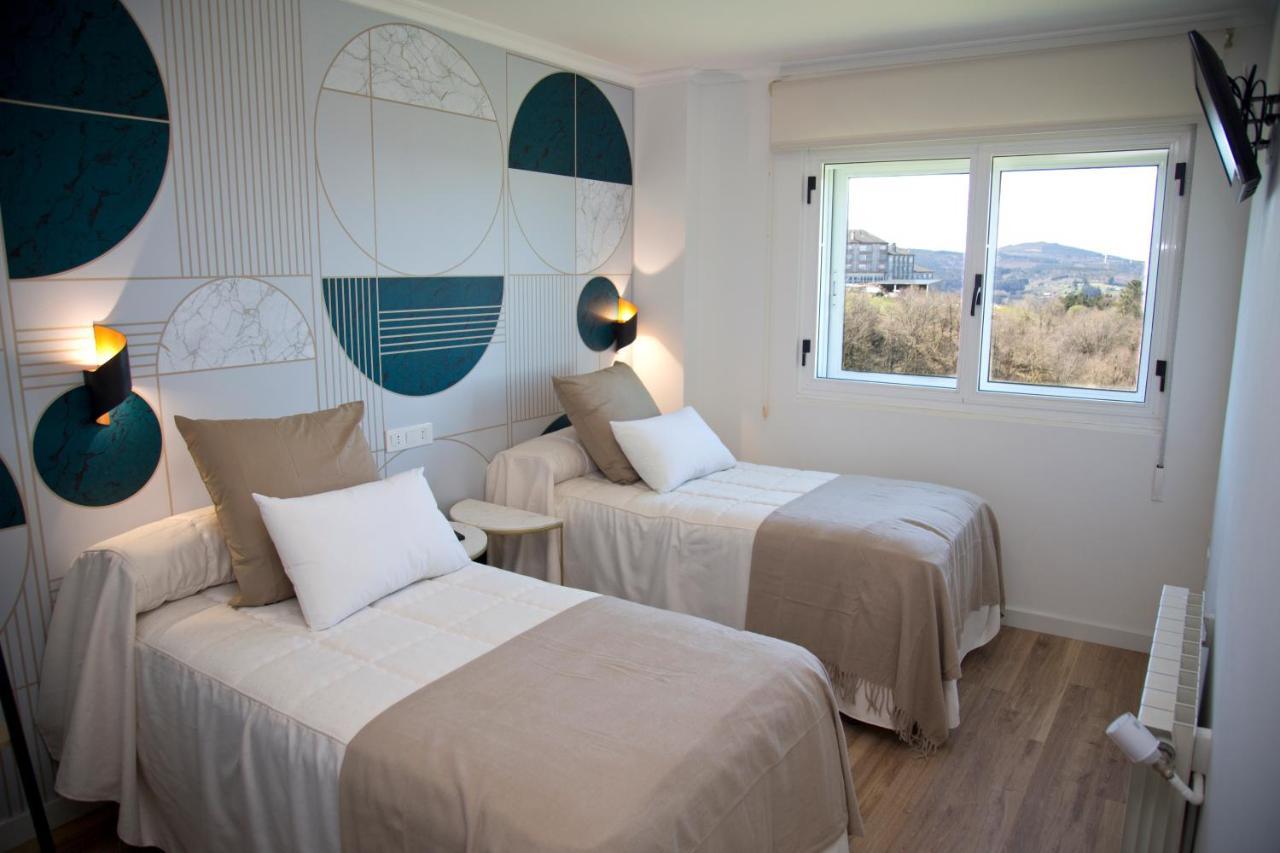 A Fonsagrada Pension Casa Manolo מראה חיצוני תמונה