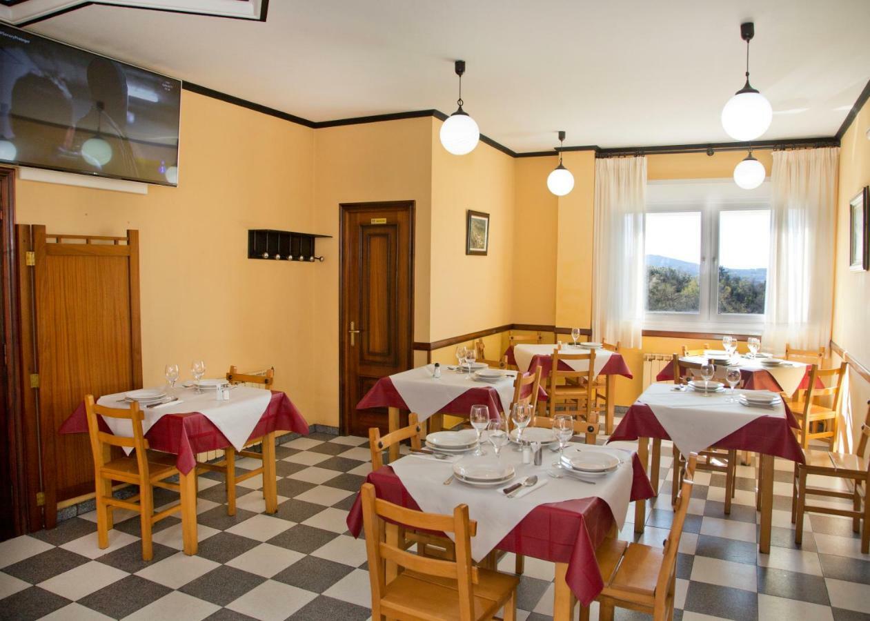 A Fonsagrada Pension Casa Manolo מראה חיצוני תמונה